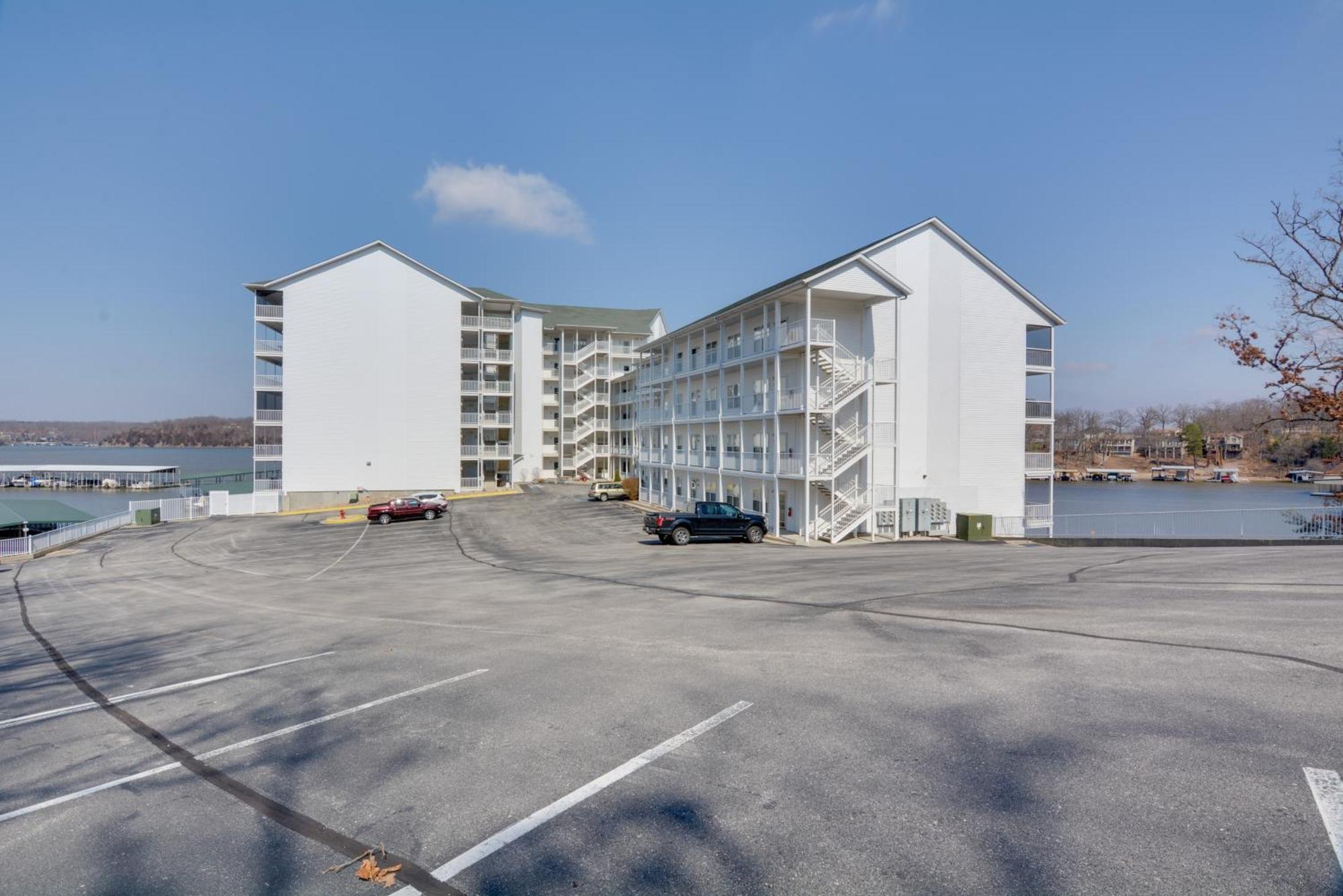 Lakefront Osage Beach Condo With Pool And Water Views! Экстерьер фото