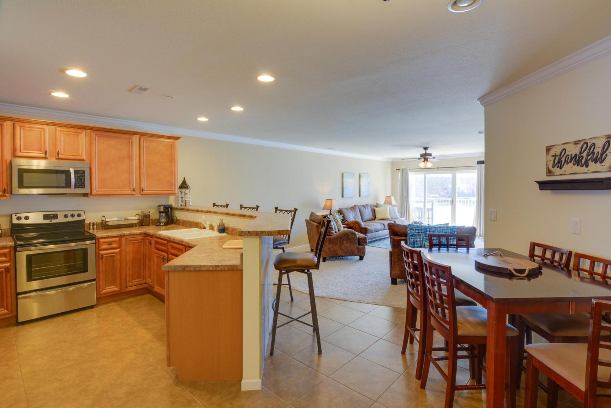 Lakefront Osage Beach Condo With Pool And Water Views! Экстерьер фото